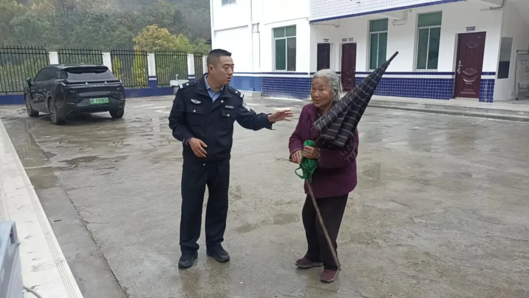 小事暖心護(hù)平安，失而復(fù)得笑開(kāi)顏