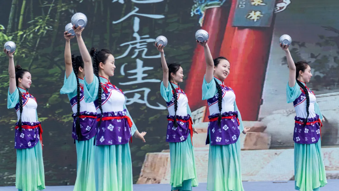 2025漢中鎮(zhèn)巴春日盛宴，解鎖油菜花海文旅新玩法！