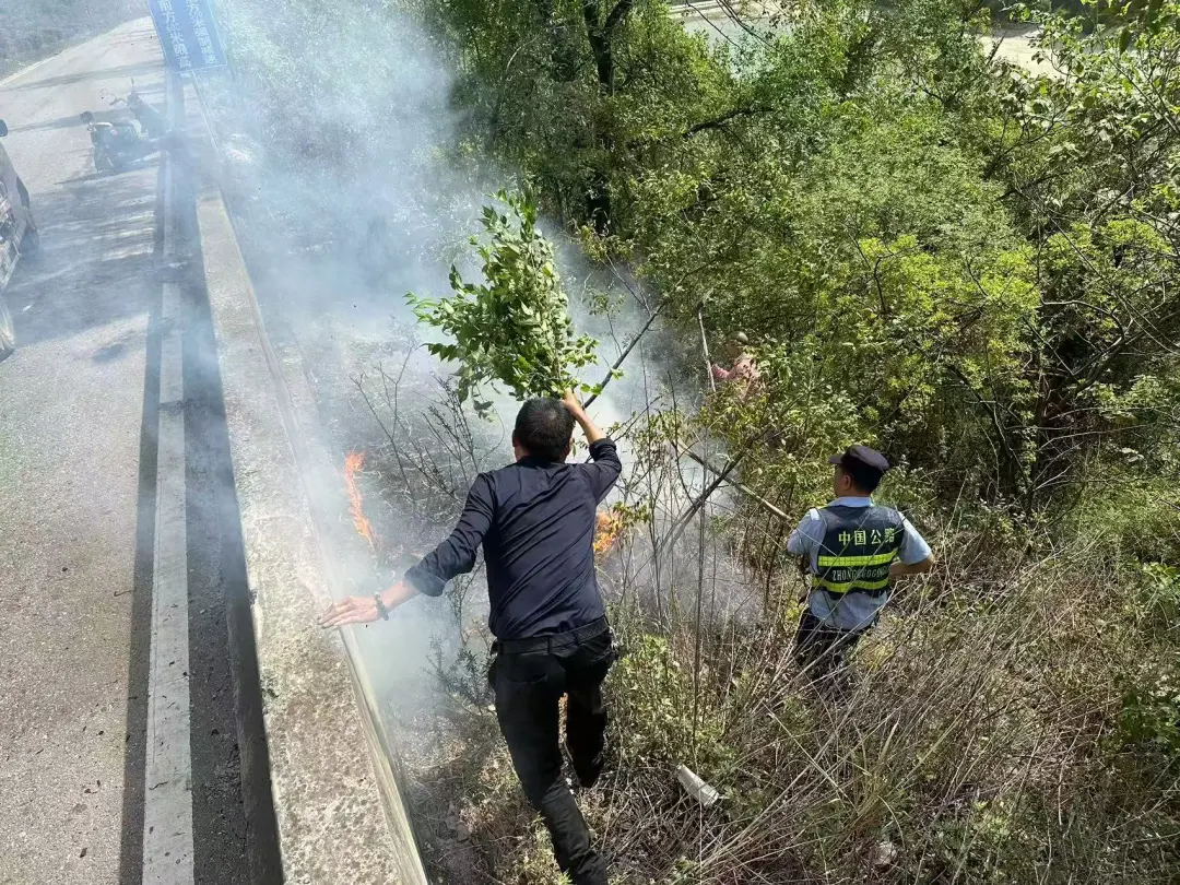 35分鐘火速撲滅！公路人變身消防員 →