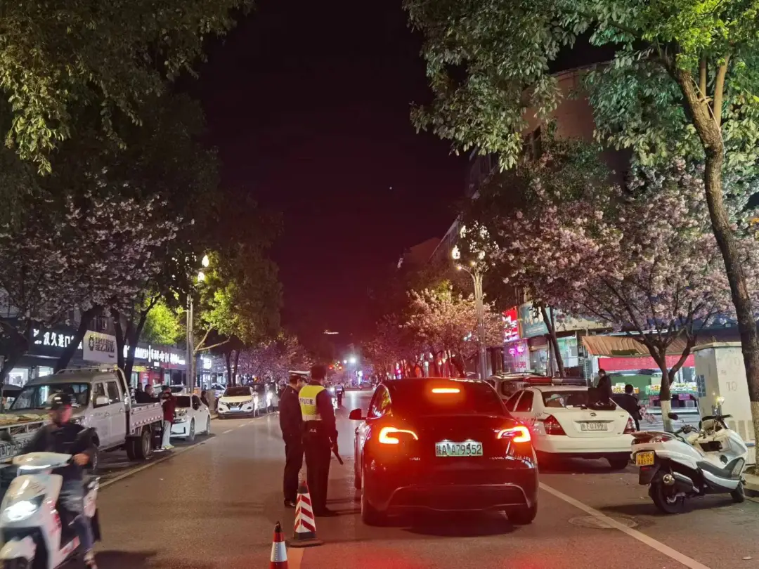 西鄉(xiāng)夜查酒駕17起，無證駕駛3起