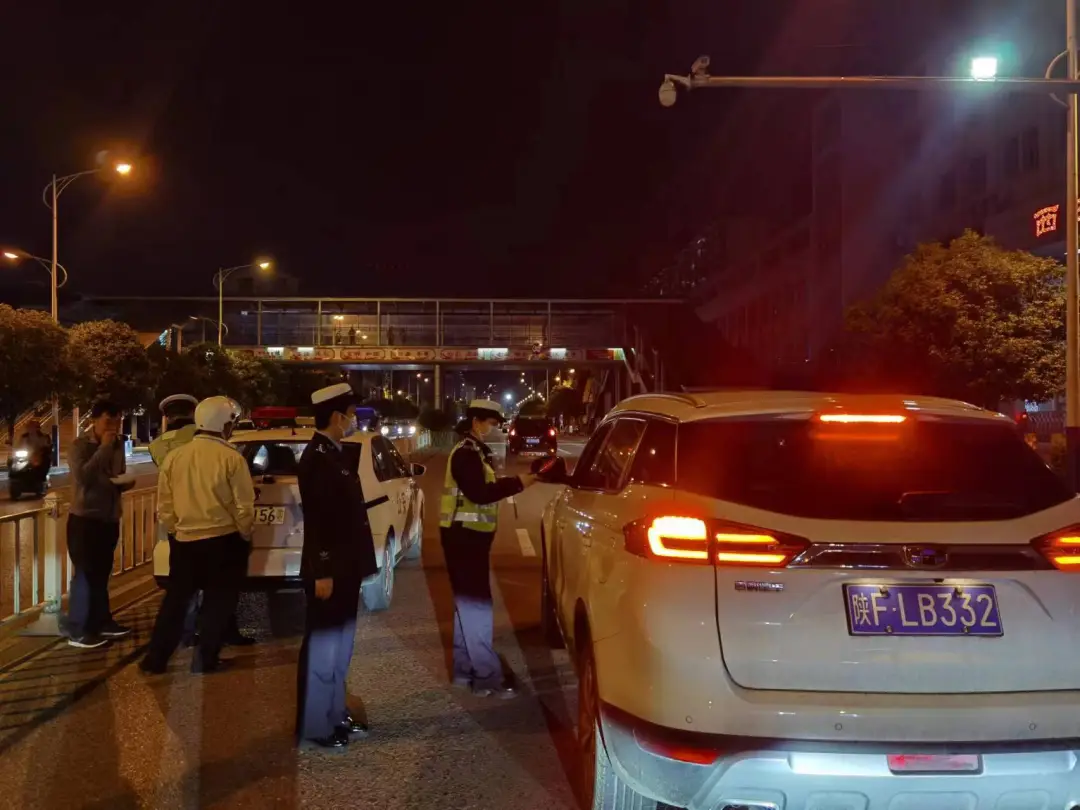 西鄉(xiāng)夜查酒駕17起，無證駕駛3起