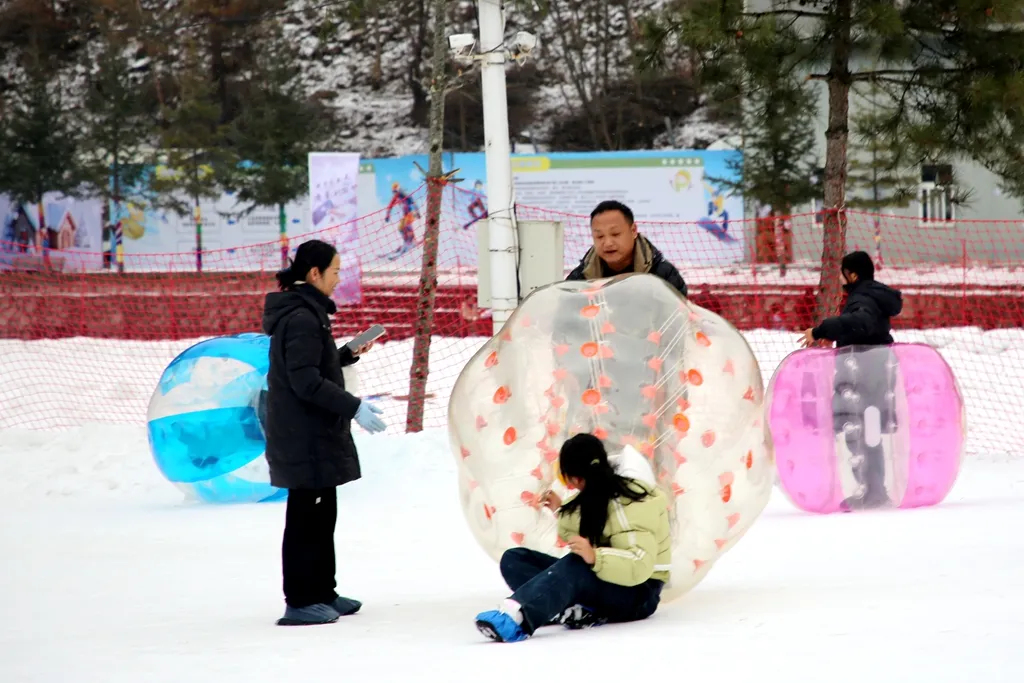 滑雪、戲雪、賞民俗！留壩景區(qū)“上才藝”