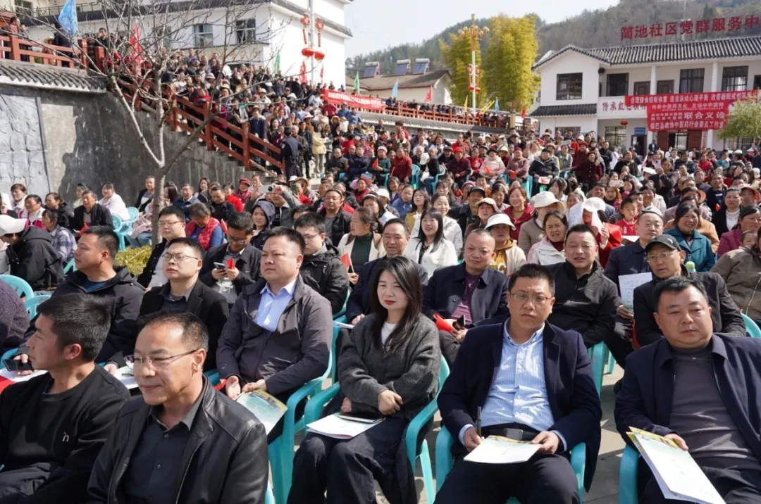 鎮(zhèn)巴“月月喜相逢”文藝演出暨簡池鎮(zhèn)春季文旅消費季系列活動舉行